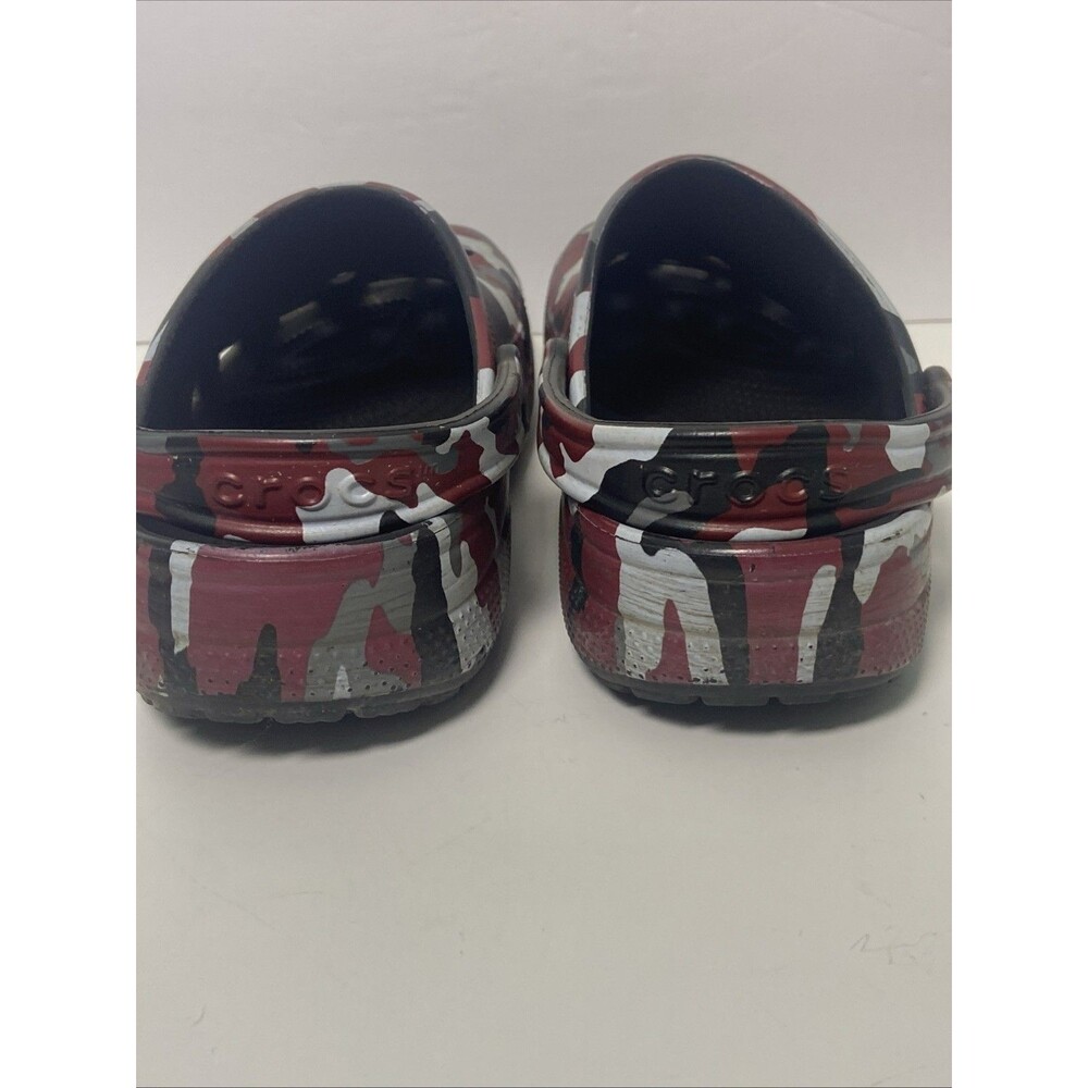 Crocs Unisex Red Black Grey Camo Shoes/Slip ons Size M-9 W-11  Preowned - Picture 4 of 6
